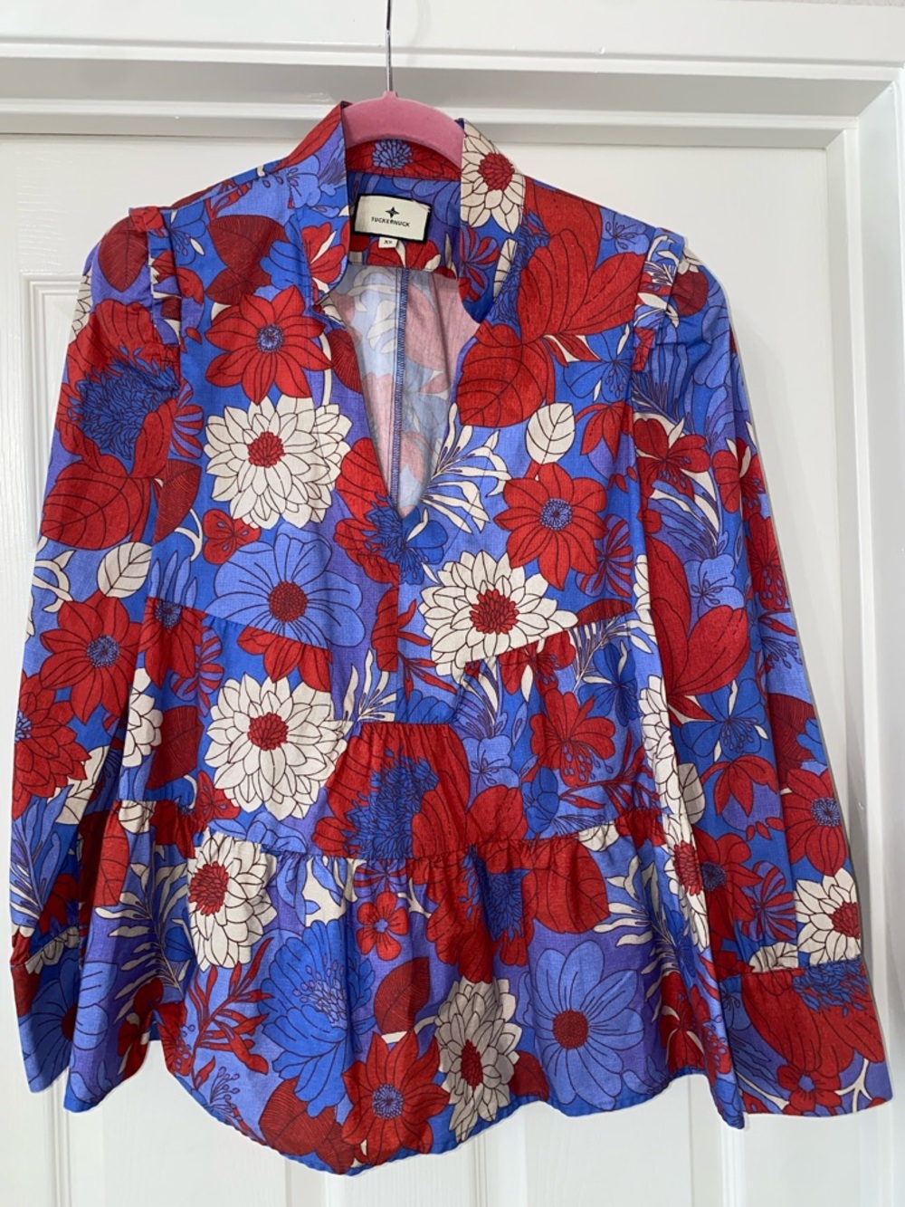 Tuckernuck Blue & Red Rhapsody Floral V-Neck Peplum Blouse. Size XS